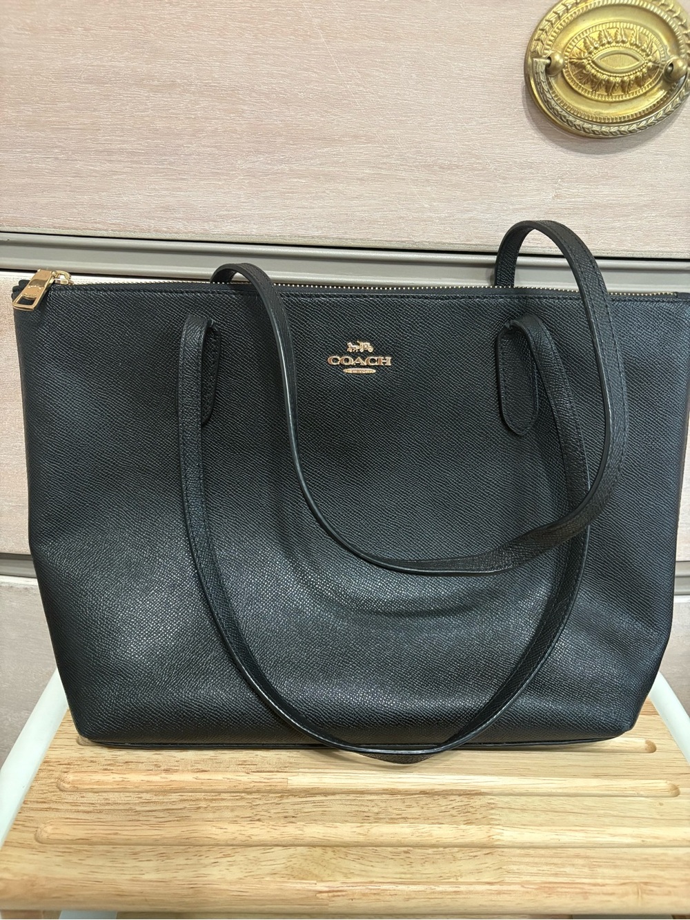 COACH Fiona Black Leather Tote Bag with Gold hardware Excellent Condition